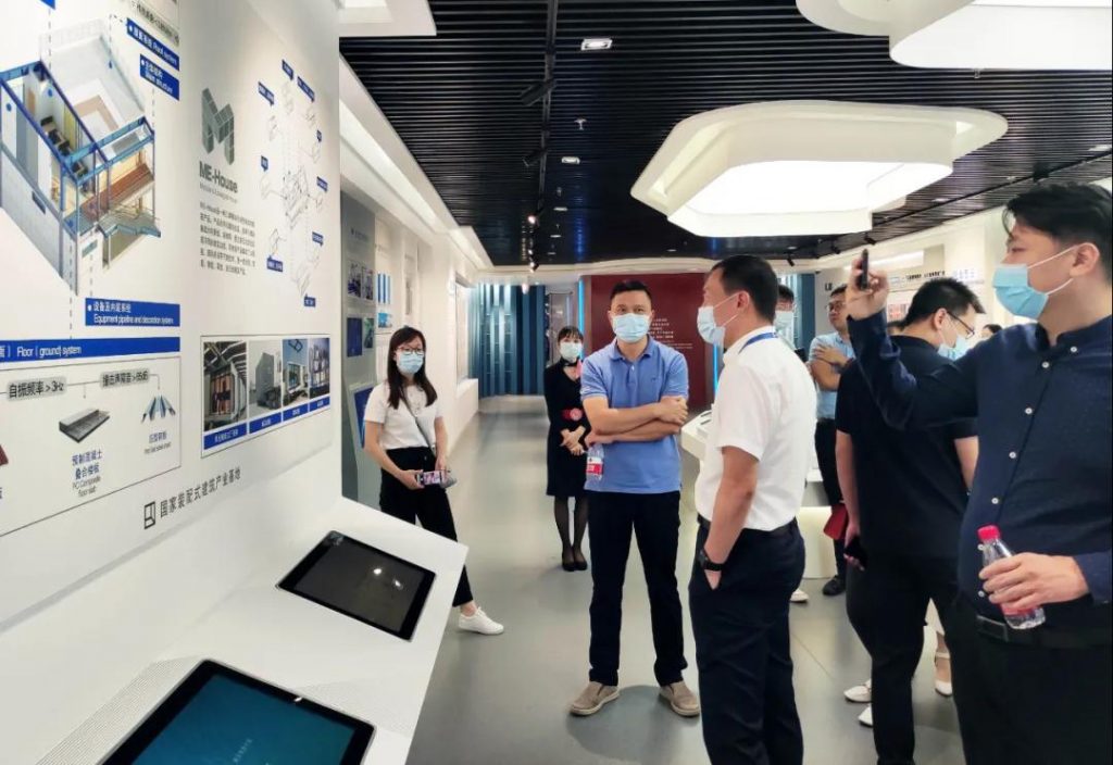 巖星專題 | 廣東工業(yè)設計城領導蒞臨深圳參觀深圳優(yōu)秀企業(yè)博物館插圖(10) 巖星專題 | 廣東工業(yè)設計城領導蒞臨深圳參觀深圳優(yōu)秀企業(yè)博物館插圖(10)